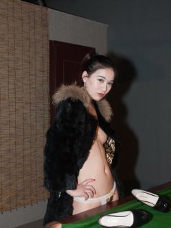 靓妹模特韩薇薇约拍黑丝人体专辑,十三岁美少女人体艺术图片